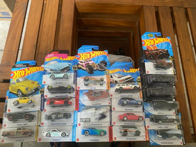 Miniaturas hot wheels lacradas