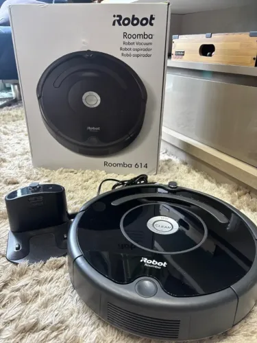 Robô aspirador iRobot Roomba 614 preto