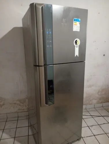 Geladeira Electrolux Frost Free inox 460 litros gelando perfeitamente