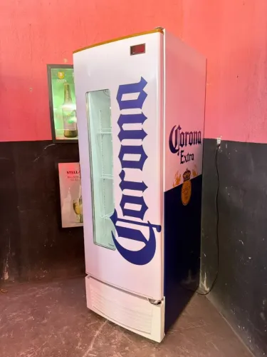 Freezer cervejeiro expositor porta visor 565 litros Corona