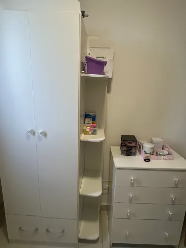 Roupeiro e cômoda infantil 
