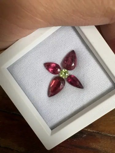 Conjunto turmalina e peridoto