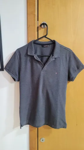 Camisa Polo Aramis - P slim<br>mais justa<br><br>medidas:<br><br>comprimento: 67cm<br>largura: 47cm