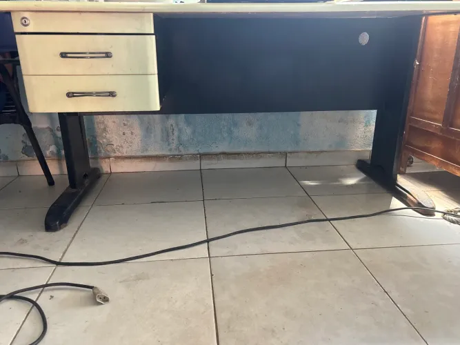 Mesa de escritório antiga