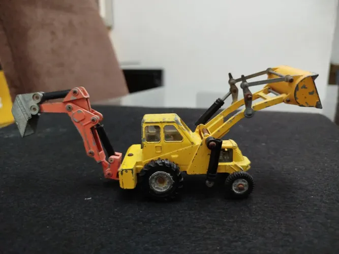Raridade Anos 70 RetroescavadeiraDinky Toys 967 Muit-Hill Loader.