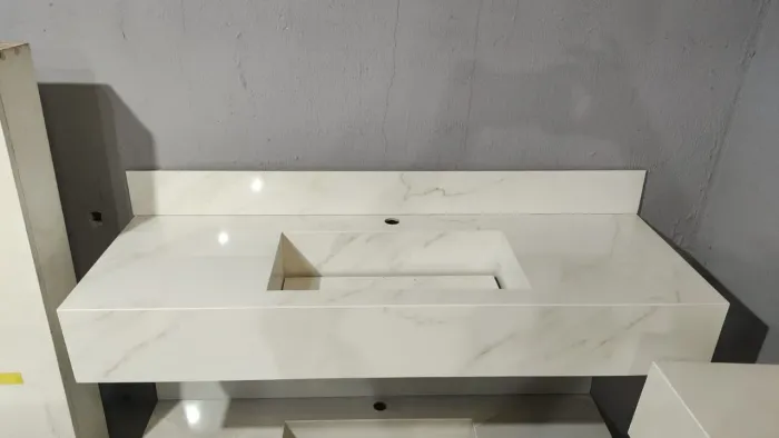 Pia em porcelanato
