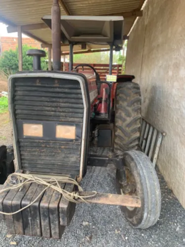 TRATOR MF275