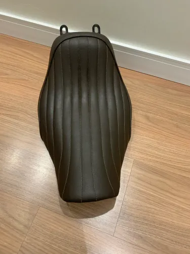 Banco Pedrinho Softgel Harley-Davidson Deluxe Heritage