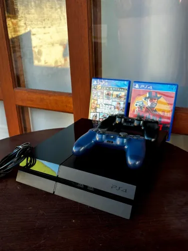 PlayStation 4 500 GB - Muito Novo!