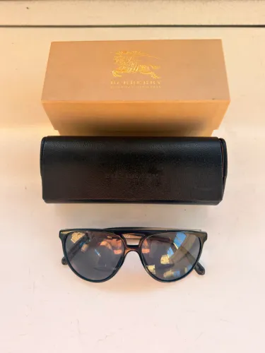 Óculos Burberry