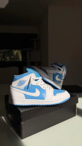 Jordan 1 MID SE White/Blue Legenda edição Limitada