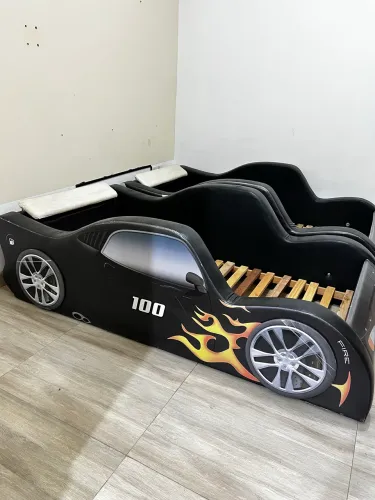 Cama carro estofada tamanho solteiro