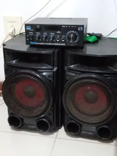 Receiver com Bluetooth, pendrive, FM e entrada auxiliar