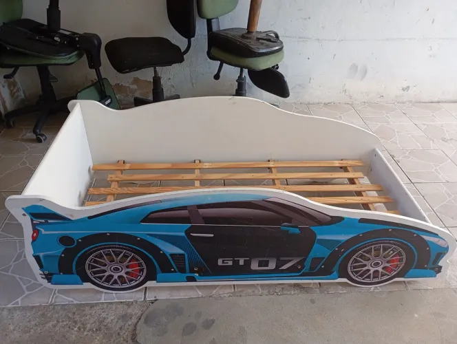 Mini cama sem colchão