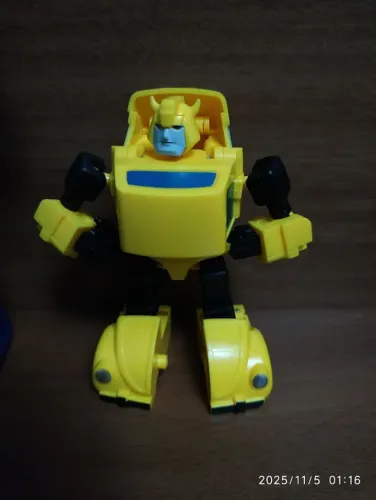TRANSFORMERS BUMBLEBEE BOOTLEG