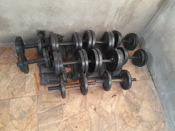 Vendo alteres de faze musculação 