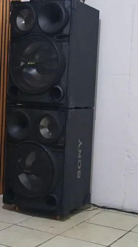 Vendo um par de caixa de som da Sony com módulo fonte multimídia