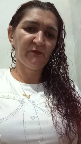 Faço serviço doméstico faxina cuido de criança