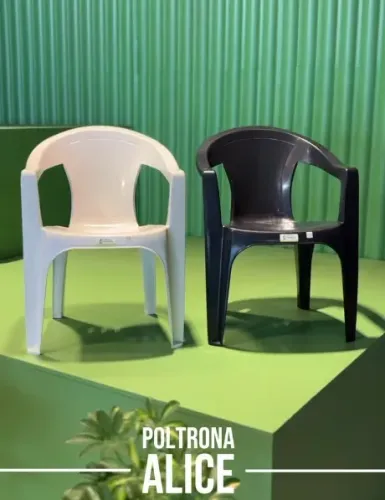 Poltrona de Plástico Alice Reforçada 182kg - Ideal para Área Externa e Interna