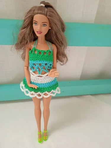 Barbie fashionista com corpo articulado