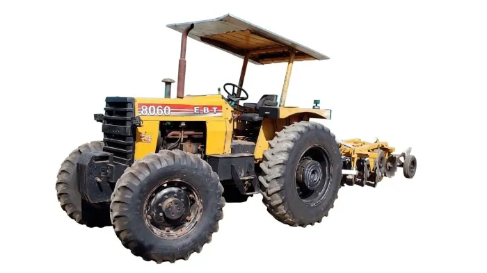 Trator cbt 4x4 grande hidráulica controle remoto aluguel e serviço