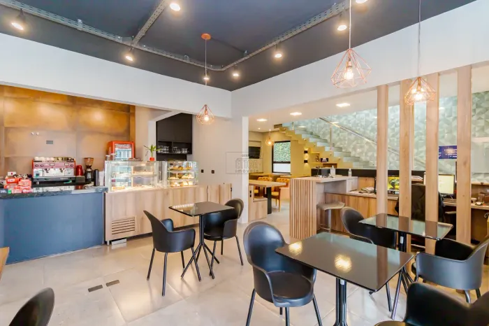 Prédio Comercial à venda com 780m² por R$ 5.320.000,00 no bairro Alto da Rua XV - CURITIBA
