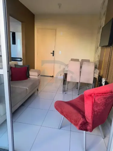 Apto no Horto das Rosas com 2/4, Varanda e Garagem no Eduardo Gomes