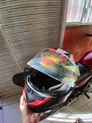 Capacete LS2 Usado Com Riscos - Tamanho 56