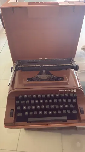 Máquina de escrever Remington 25 - antiguidade