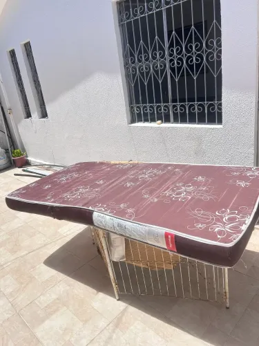 Cama montessoriana infantil 