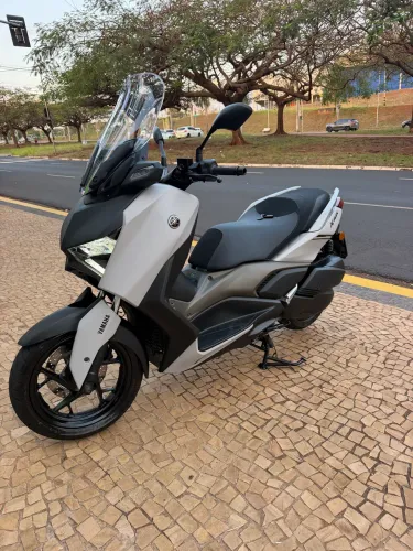 XMAX 250 ABS 2025