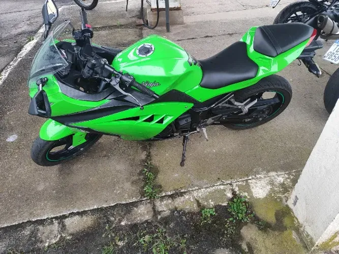 Moto Kawasaki Ninja 300