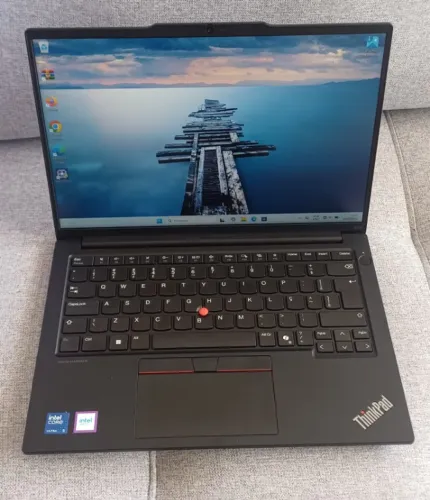 Lenovo Thinkpad Gen 6 Touch Screen Intel Ultra 5  16gb ram Troco