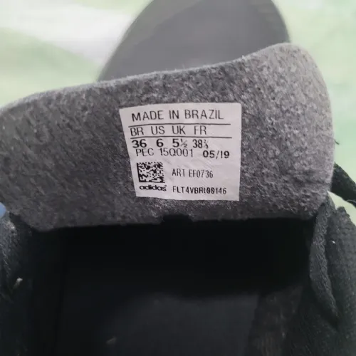 Chuteira adidas