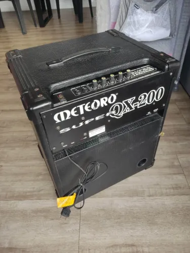 Amplificador de baixo METEORO QX200