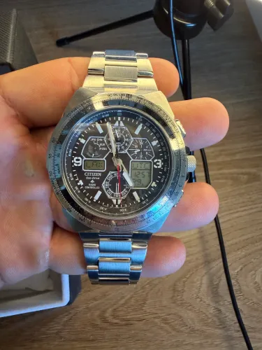 Citizen Promaster Skyhawk A-T (modelo JY8120-58E)
