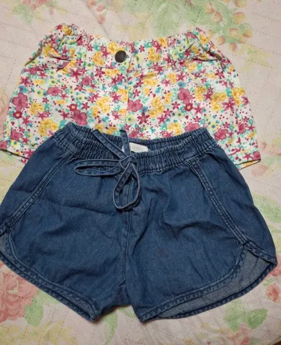 Dois shorts - tamanho 3 a 4 anos
