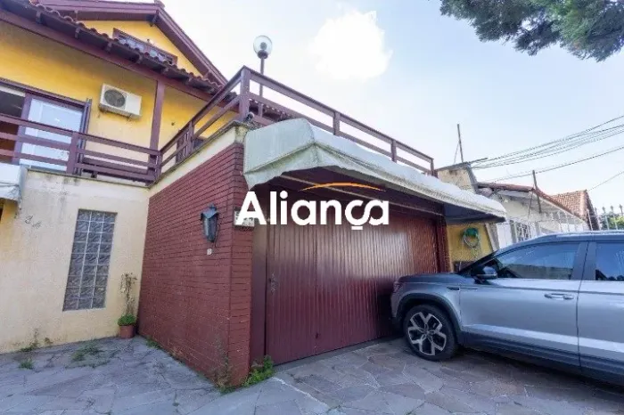 Casa para Alugar - 300m² | 4 Quartos | Piscina | 4 Vagas - Bairro Sarandi - Porto Alegre/R