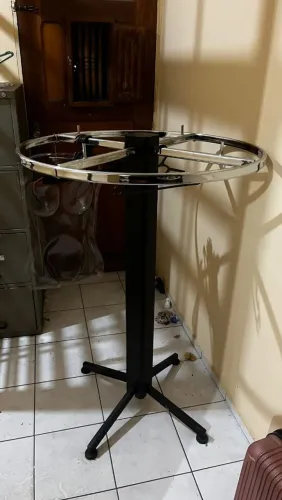 Expositor de roupas