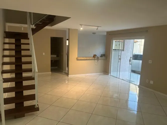 Imóvel para aluguel possui 200 metros quadrados com 2 quartos em São Cristóvão - Cabo Frio