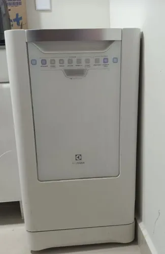 Máquina de lavar louças Eletrolux 