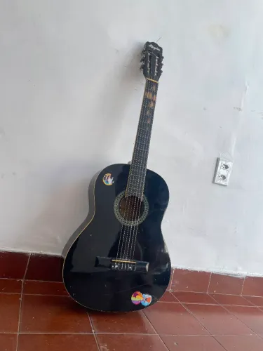 Violão Usado em Bom Estado