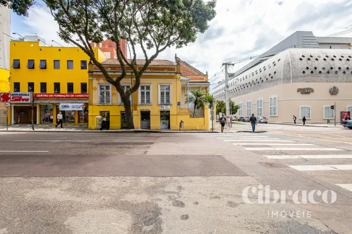 Casa Comercial para alugar no Centro Cívico de 252m²