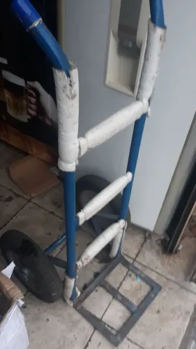 Carrinho ajudante semi novo 350 reais 