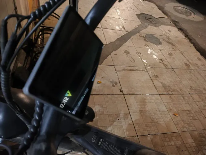 Vendo bike elétrica V8 200km rodado