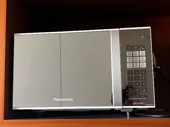 Micro-ondas Panasonic Dia a Dia 27L - Espelhado - Funcionando Perfeitamente