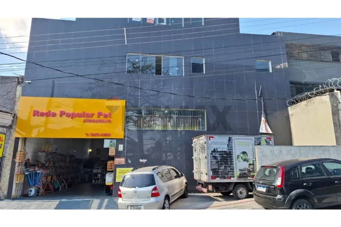 Espaço Comercial com 959m², com 9 banheiros, com 3 andares , otima localização no Bairro I