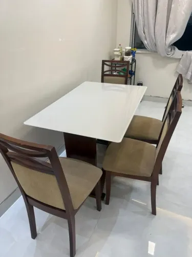 MESA DE 4 LUGARES