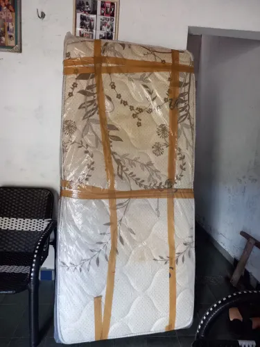 Colchão box solteiro novo 