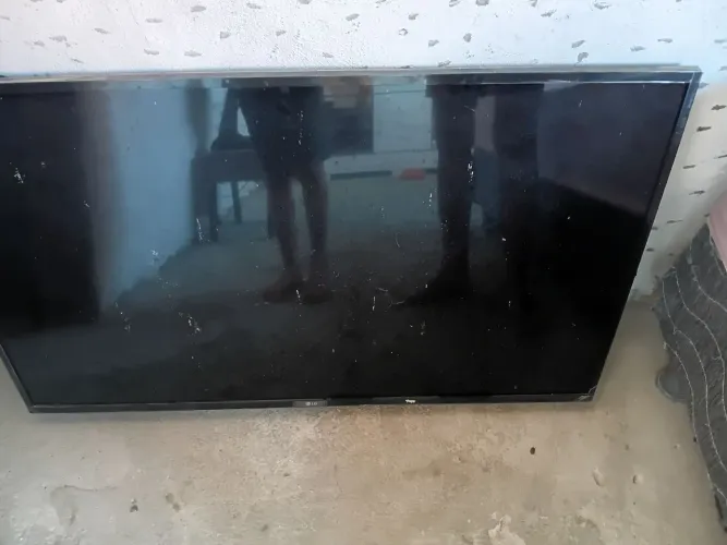 Tv para retirada de peças